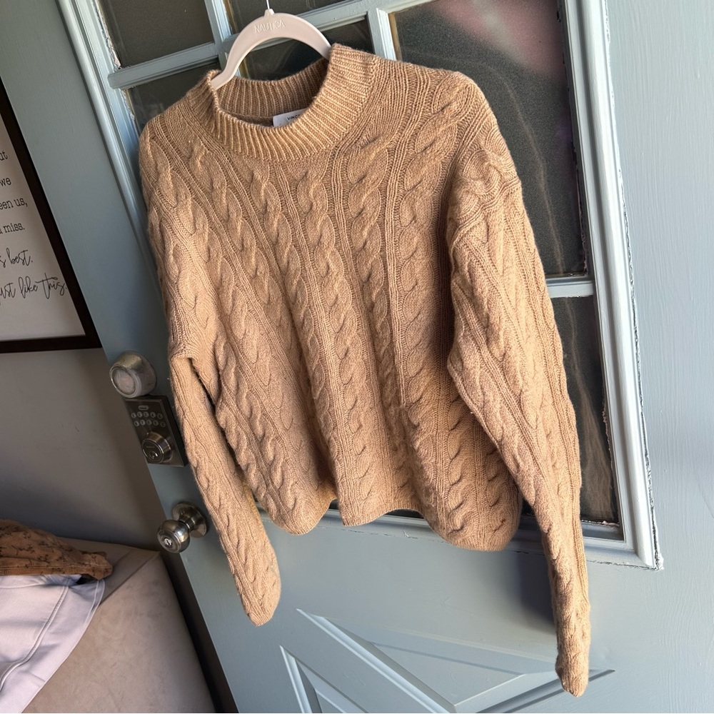 VINCE Women's Wool Cashmere Blend Twisted Cable Knit Crewneck Sweater Tan Beige - Picture 3 of 9